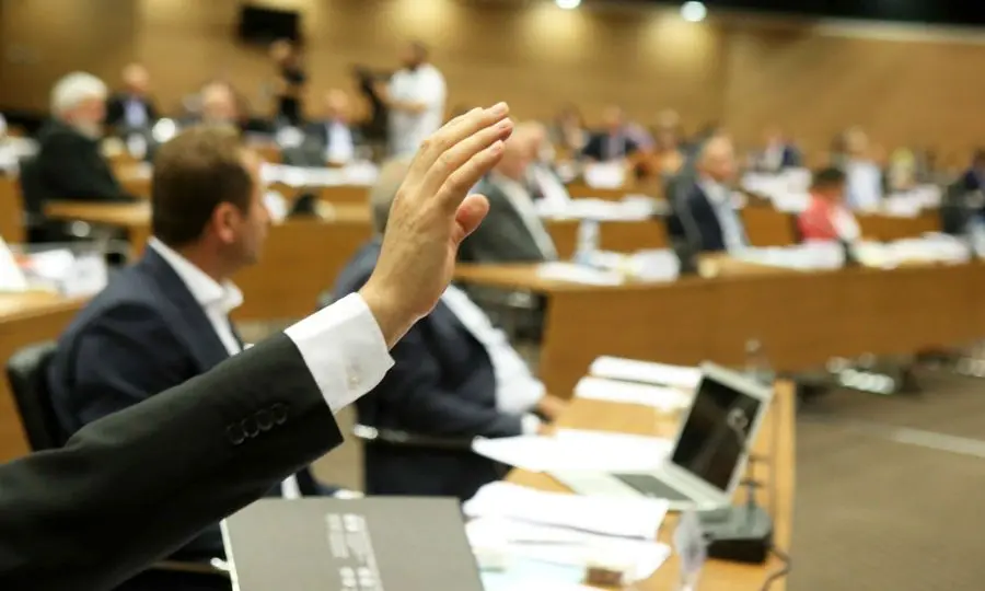 Ψήνεται το νομοσχέδιο περί καταχρηστικών ρητρών των Τραπεζών