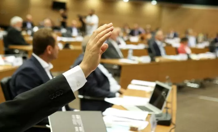 Ψήνεται το νομοσχέδιο περί καταχρηστικών ρητρών των Τραπεζών