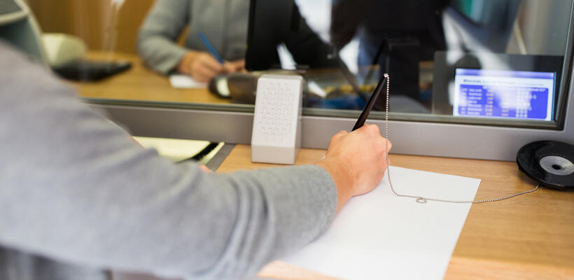 Η ΕΚΤ καλεί τις τράπεζες να μειώσουν άμεσα τα κόστη τους