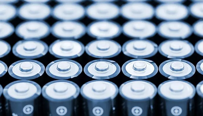 Κομισιόν: Έρχονται 1 εκ. νέες θέσεις εργασίας στην παραγωγή μπαταρίας