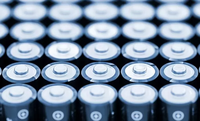 Κομισιόν: Έρχονται 1 εκ. νέες θέσεις εργασίας στην παραγωγή μπαταρίας