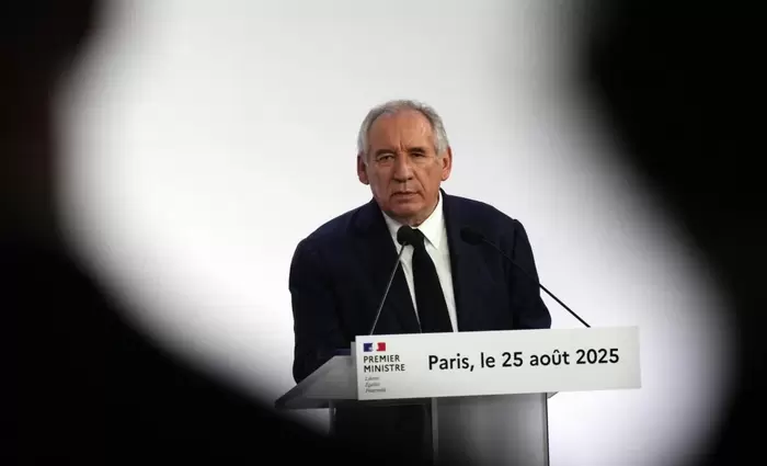 Selloff στα γαλλικά assets – Νέα ψήφο εμπιστοσύνης ζητά ο Μπαϊρού