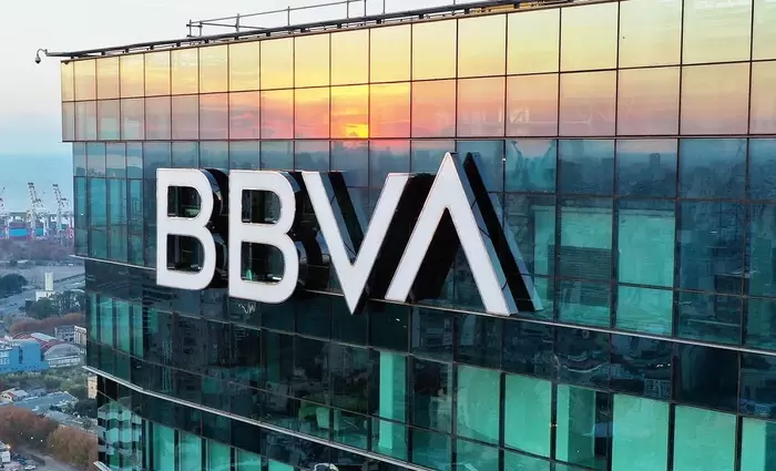 BBVA: Επαναγορά μετοχών αξίας €4 δισ. μετά το «ναυάγιο» της συμφωνίας με την Sabadell