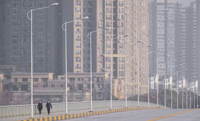 Πού βρίσκουν φαγητό οι κάτοικοι της αποκλεισμένης πόλης Γουχάν;