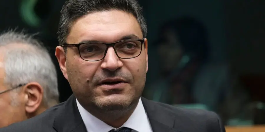 ΥΠΟΙΚ: Είμαστε πιο κοινωνικά ευαίσθητοι από τους «πατέρες της εργατιάς»