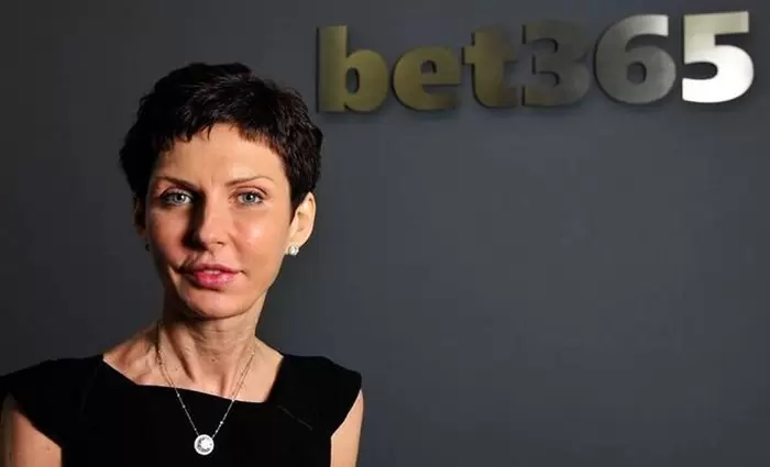 Πώς η Ντενίζ Κόουτς έγινε η γυναίκα με τον μεγαλύτερο μισθό παγκοσμίως