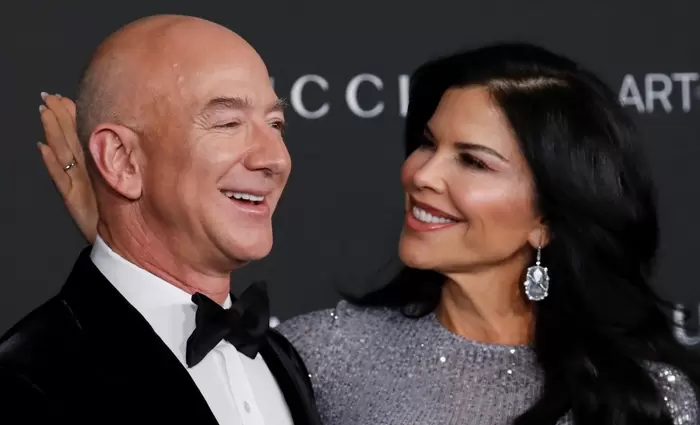 Ο Μπέζος και πάλι τρίτος πλουσιότερος