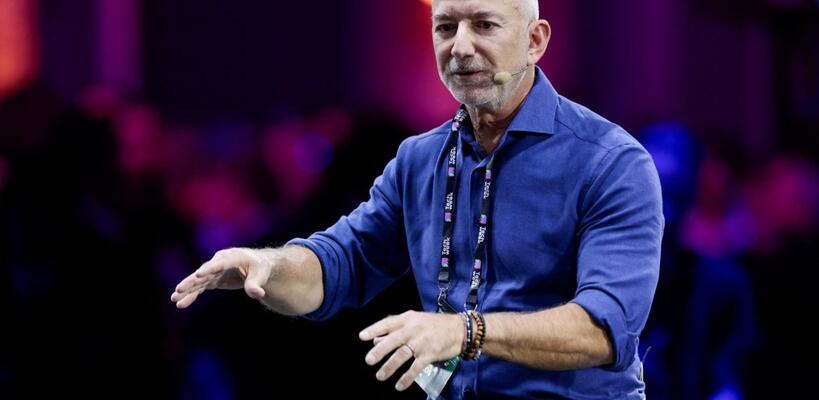 Ο Τζεφ Μπέζος αναλαμβάνει συν-διευθύνων σύμβουλος σε start-up τεχνητής νοημοσύνης