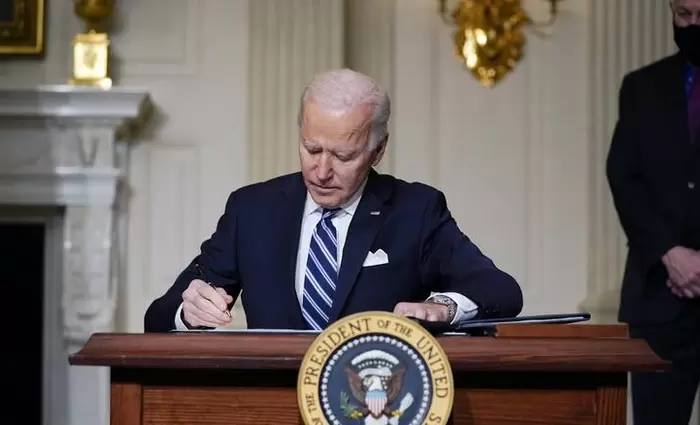 Προωθεί αύξηση φορολογίας των πλουσίων ο Μπάιντεν