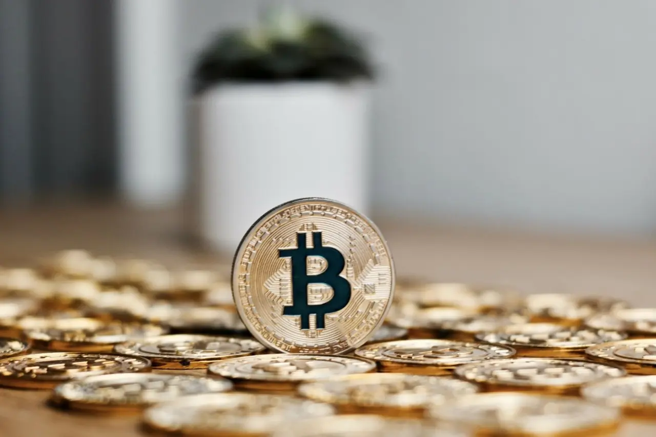 Γαλλία: Ετοιμάζει εθνικό απόθεμα Bitcoin - Στόχος η αγορά του 2% της παγκόσμιας προσφοράς BTC