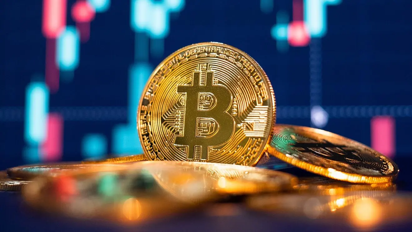 Bitcoin: Άλμα κατά 1.400% ή… βουτιά 70% – Όλες οι προβλέψεις για το 2023