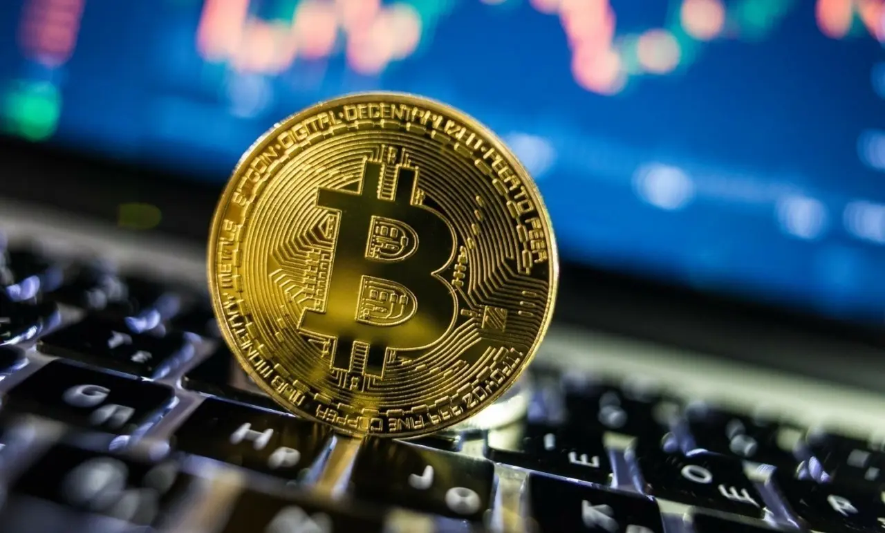 Σε τροχιά εκτόξευσης το Bitcoin: Πιθανόν φέτος να σπάσει το ιστορικό υψηλό των $73.700