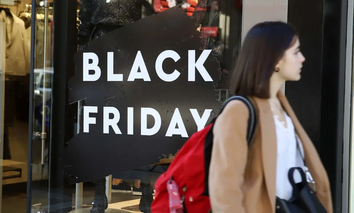Black Friday: Πότε είναι και τι εκπτώσεις αναμένονται