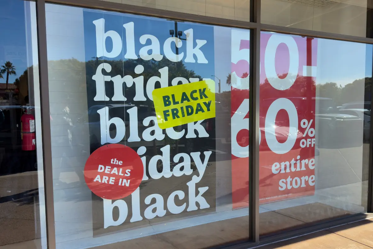 Πάνω ο τζίρος χάρη στους ξένους κατοίκους - Σήμα αισιοδοξίας πριν τη Black Friday