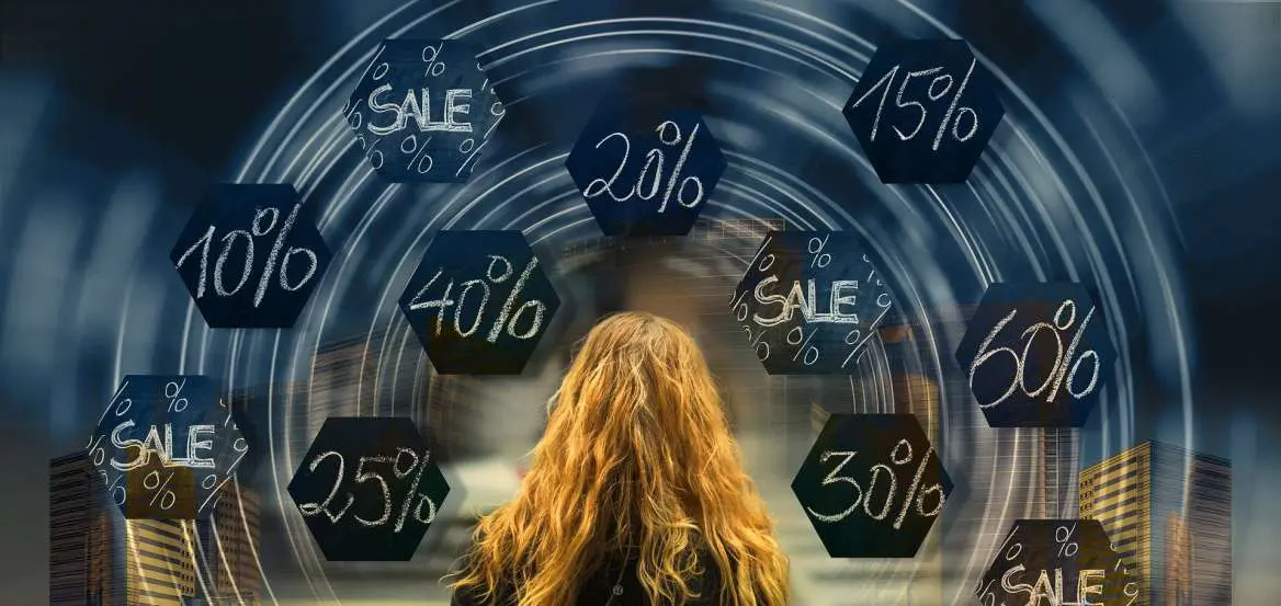 Black Friday: Οι παγίδες της «Εισαγόμενης φρενίτιδας» (ΒΙΝΤΕΟ)