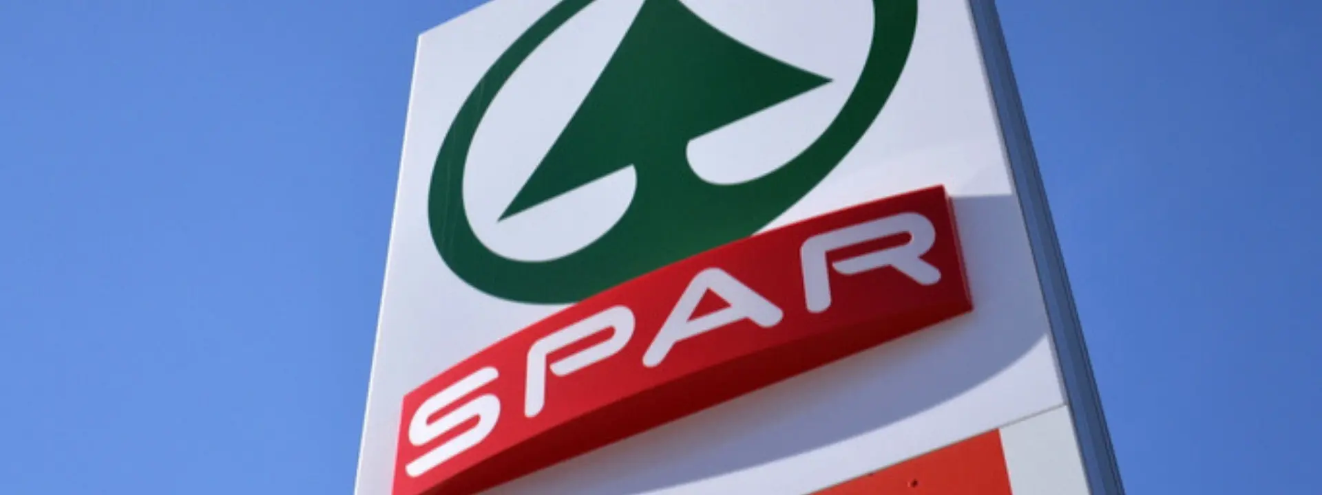 Τα τμήματα τροφίμων στα Debenhams Central και Olympia εντάσσονται στην SPAR