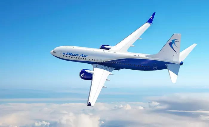 Blue Air: Ζητεί για πρόσληψη αεροσυνοδούς