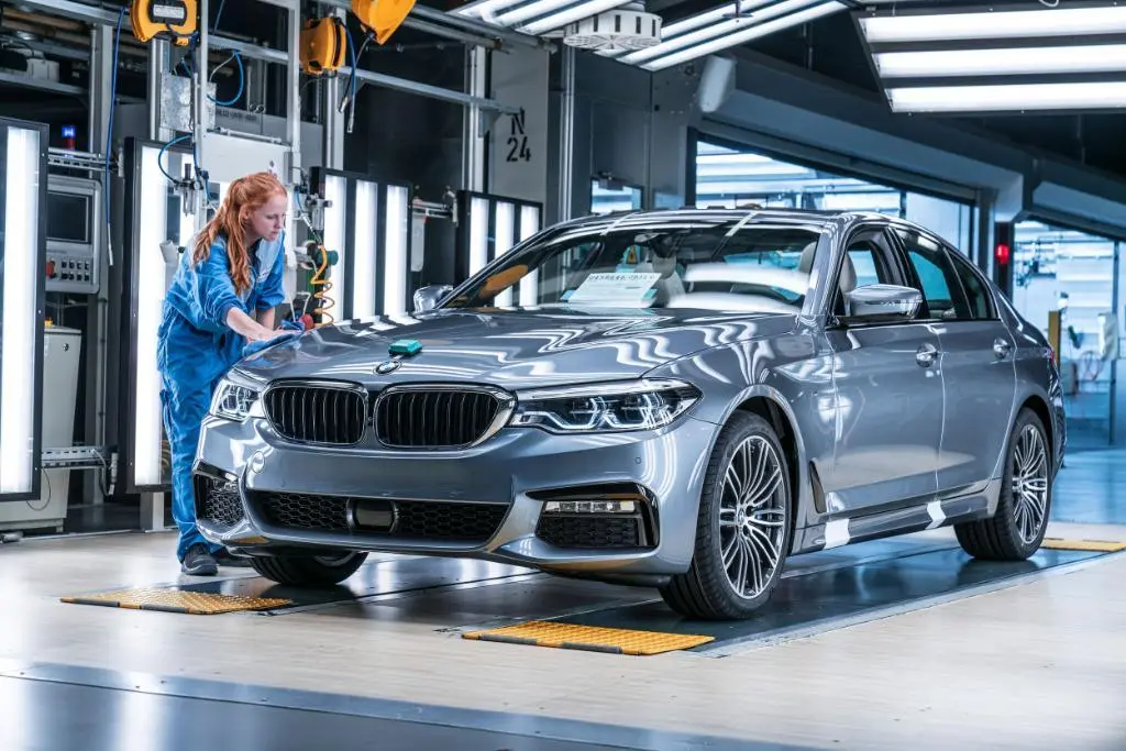 Η BMW παρουσιάζει τη νέα γενιά «έξυπνων» EVs με στόχο την κινεζική αγορά