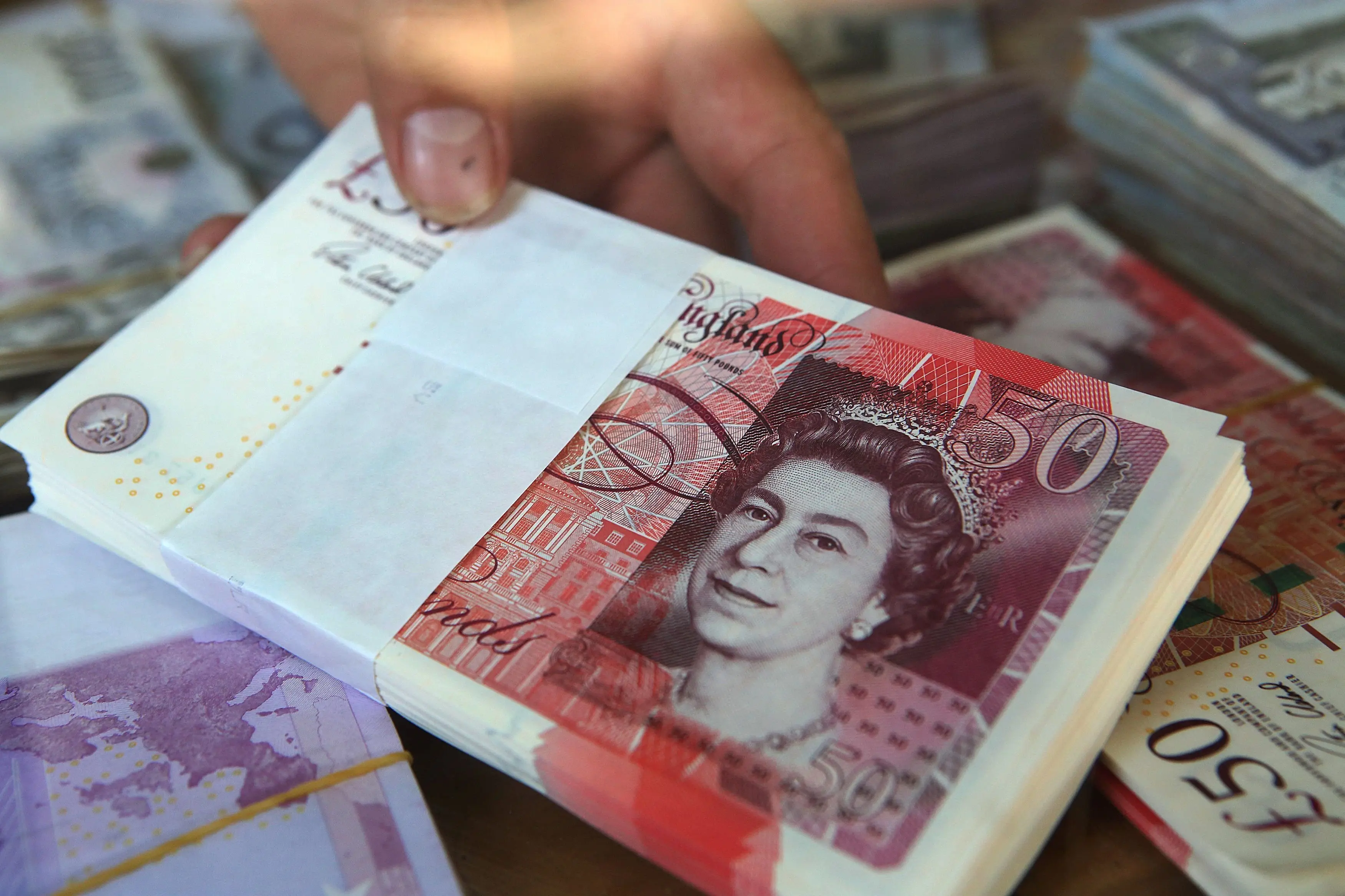 Εκτοξεύεται το δημόσιο χρέος του Ηνωμένου Βασιλείου