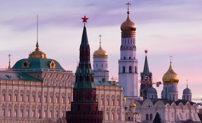 Η απόφαση της ρωσικής Κεντρικής Τράπεζας που εκτόξευσε το ρούβλι