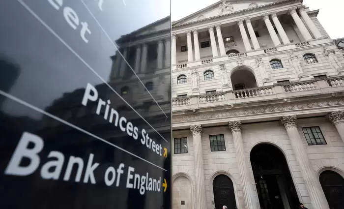 Η Τράπεζα της Αγγλίας κράτησε αμετάβλητα τα επιτόκια στο 3,75%