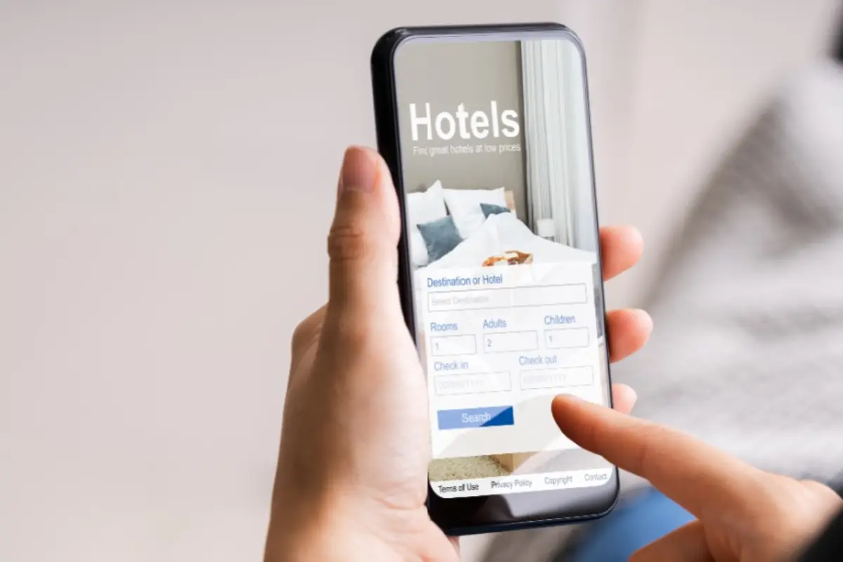 Εκτοξεύονται οι κρατήσεις μέσω Airbnb και Booking στην Ευρώπη - Η εικόνα στην Κύπρο