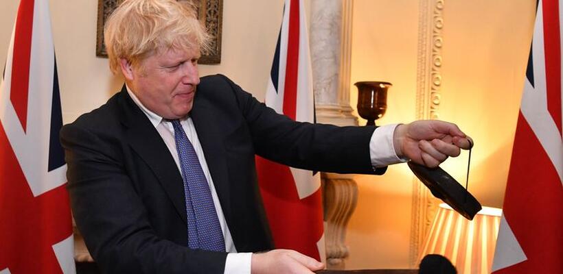 ΗΒ: Έρχονται αυστηρά μέτρα κατά του κορωνοϊού