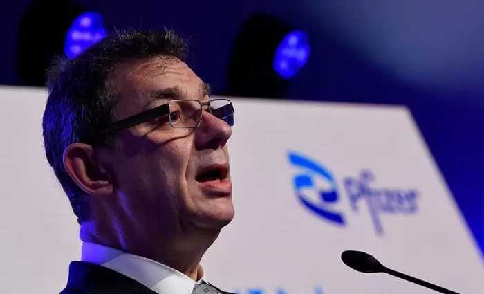 Εμβόλιο ειδικά για την Ομικρον ετοιμάζει η Pfizer