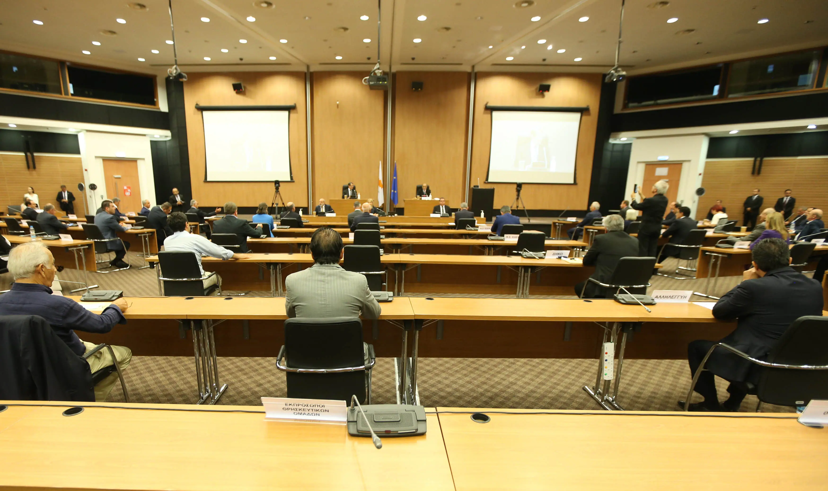 Πρόωρες εκλογές και Δωδεκατημόρια στο τραπέζι