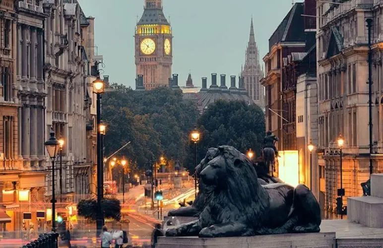 Ανοίγει τον χορό των εμβολιασμών η Βρετανία