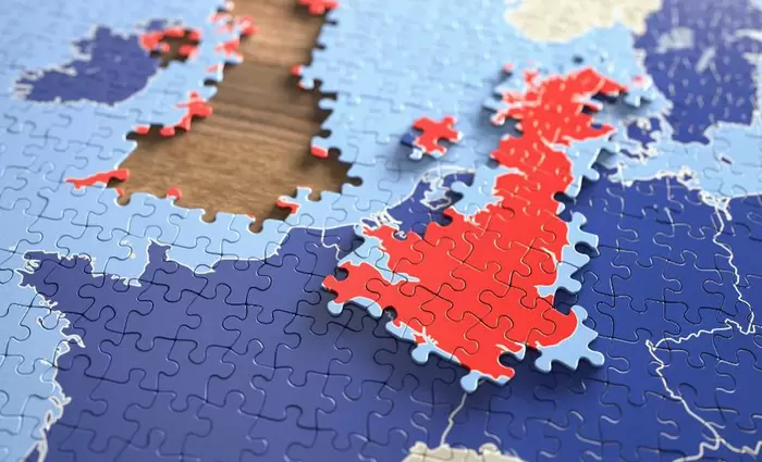 Τρεις Υπουργοί ενημέρωσαν την Μέι ότι θα στηρίξουν αναβολή του Brexit 