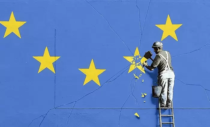 Μετά το Facebook η Cambridge Analytica εμπλέκει και το Brexit 