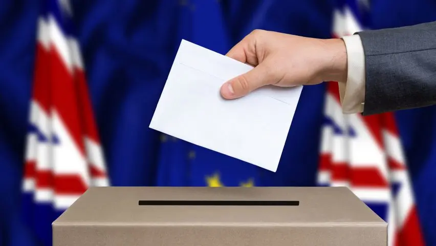 Η Μέι θα τάξει ψηφοφορία για καθυστέρηση του Brexit στους βουλευτές