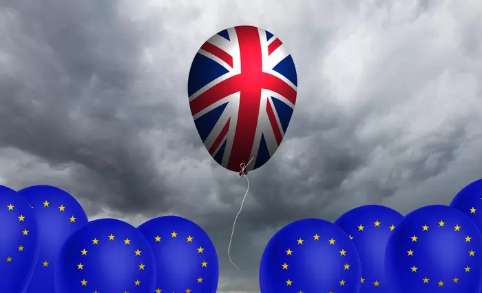 Οργισμένοι με τον Τούσκ οι Brexiteers