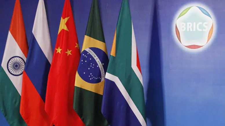 Κοινό σύστημα πληρωμών εξετάζουν οι χώρες BRICS