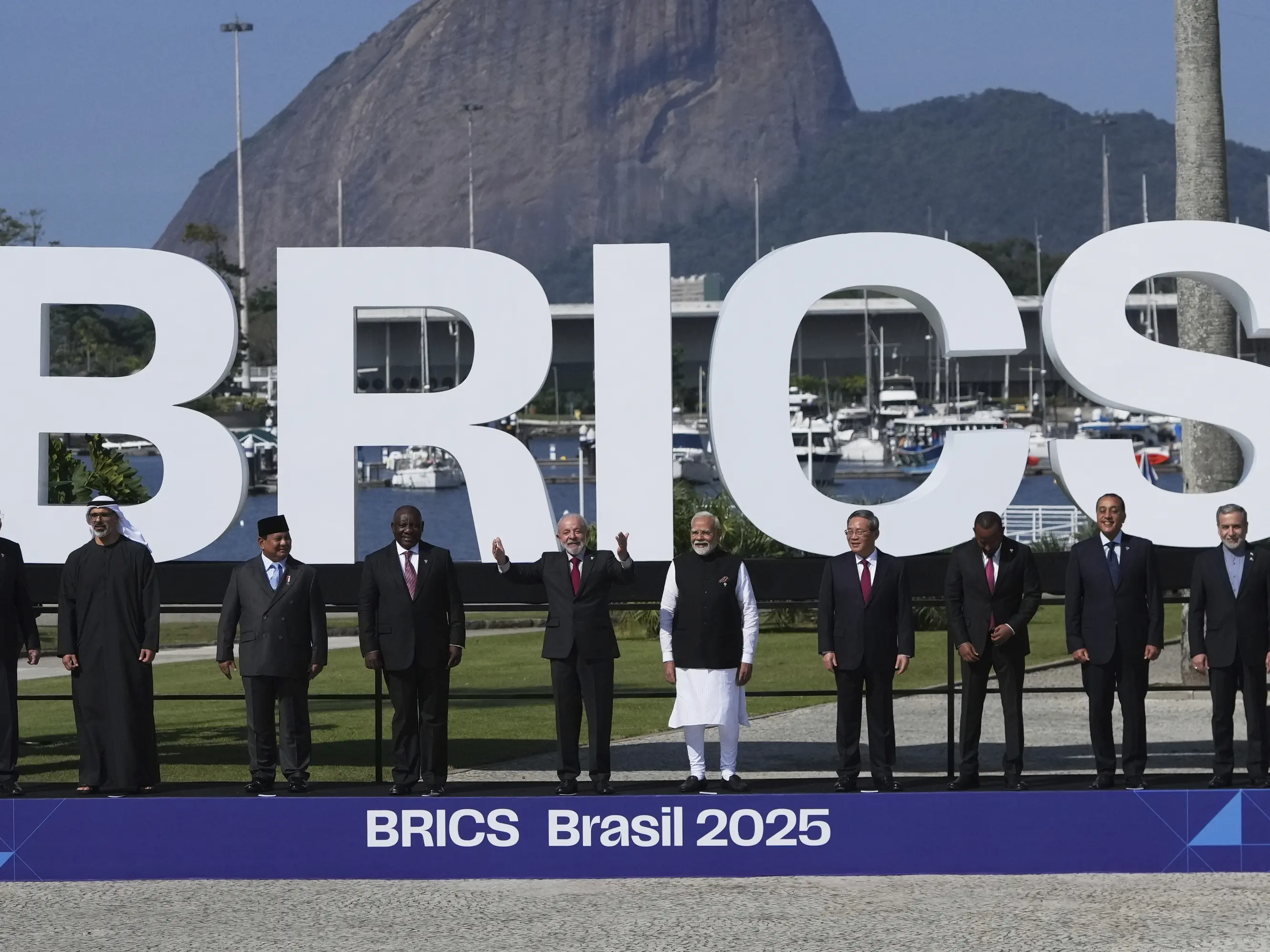 BRICS: Διεκδικούν το κενό που αφήνει ο Τραμπ (γράφημα)
