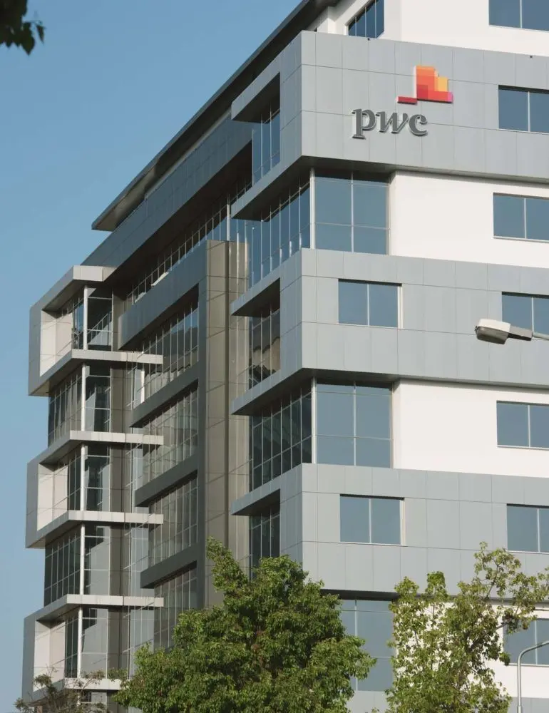 PWC: Οι συνθήκες επιβάλλουν αναδιάταξη της οικονομίας