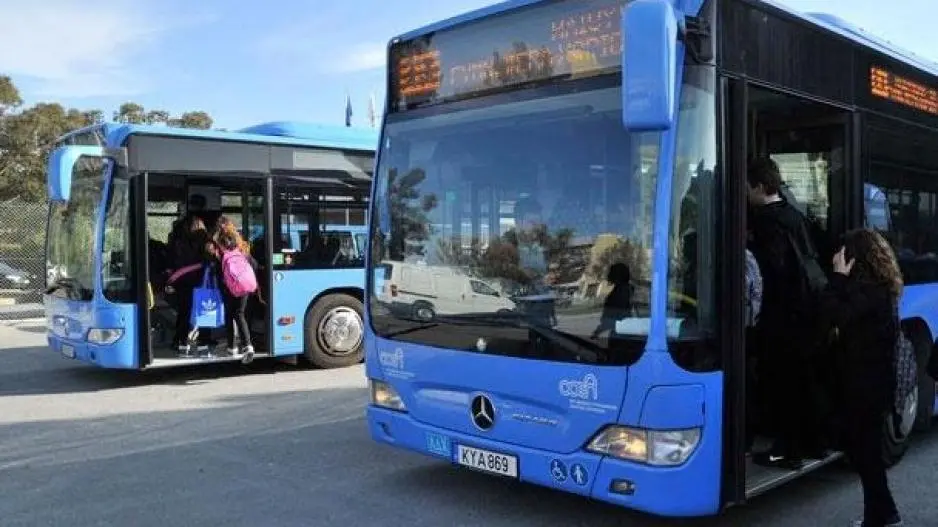 Υπ. Μεταφορών: Θα απορροφήσει την αύξηση των μαθητικών κομίστρων στα λεωφορεία