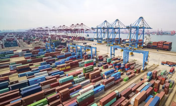 Κίνα: Μεγαλώνει η πτώση για εισαγωγές και εξαγωγές