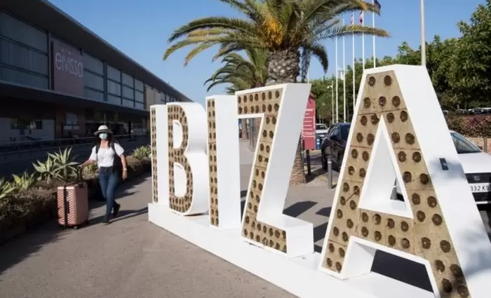 Zητούνται ντεντέκτιβ για διάλυση κορωνοπάρτι!