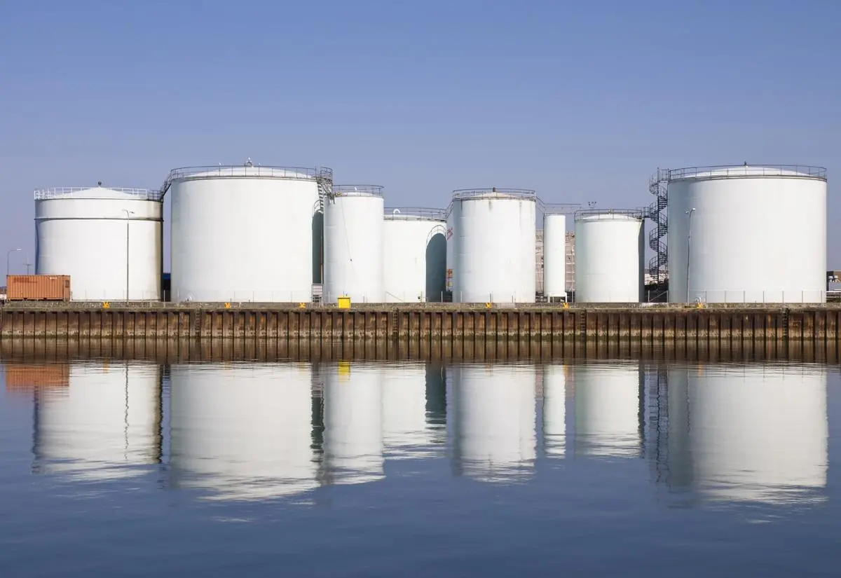 Άγνωστο πότε θα φύγουν οι εγκαταστάσεις πετρελαιοειδών από την Λάρνακα