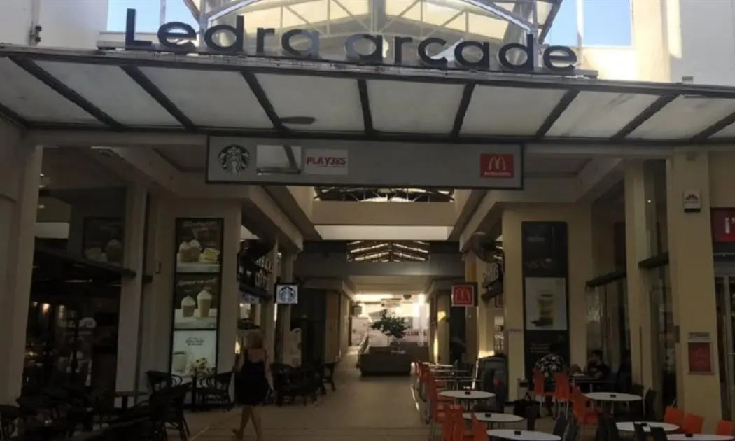 Προς πώληση η εμπορική στοά στην Λήδρας - Πόσα εκατομμύρια η τιμή