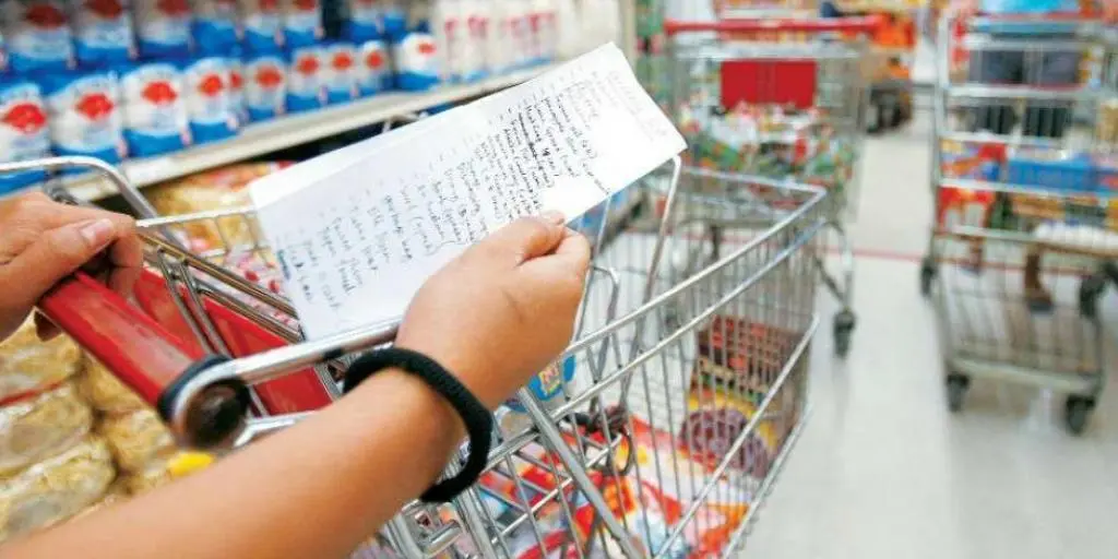 Μείωση πληθωρισμού για όγδοο συνεχόμενο μήνα (ΠΙΝΑΚΕΣ)