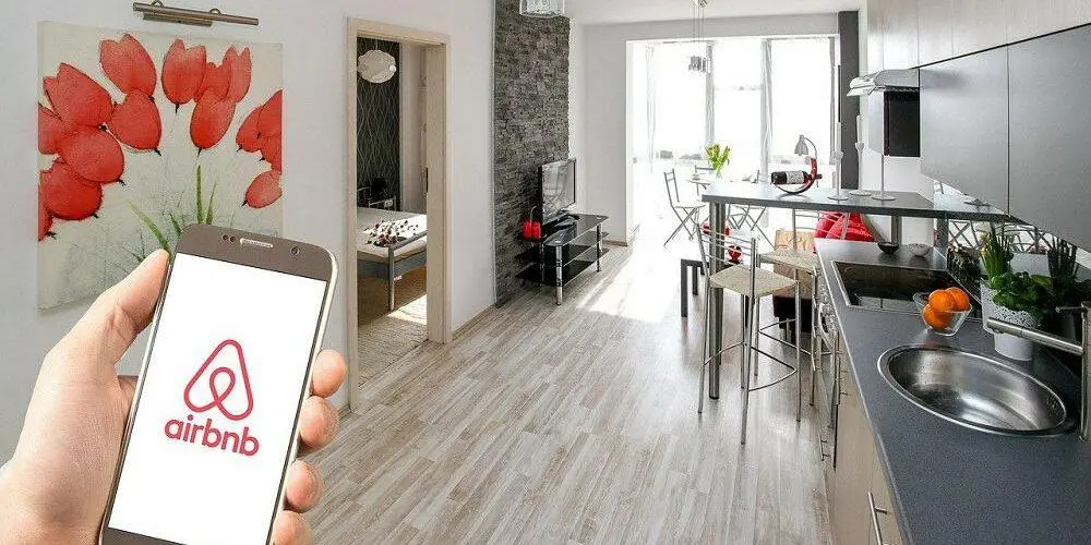 Μουδιασμένη επανεκκίνηση για τα Airbnb στην Κύπρο