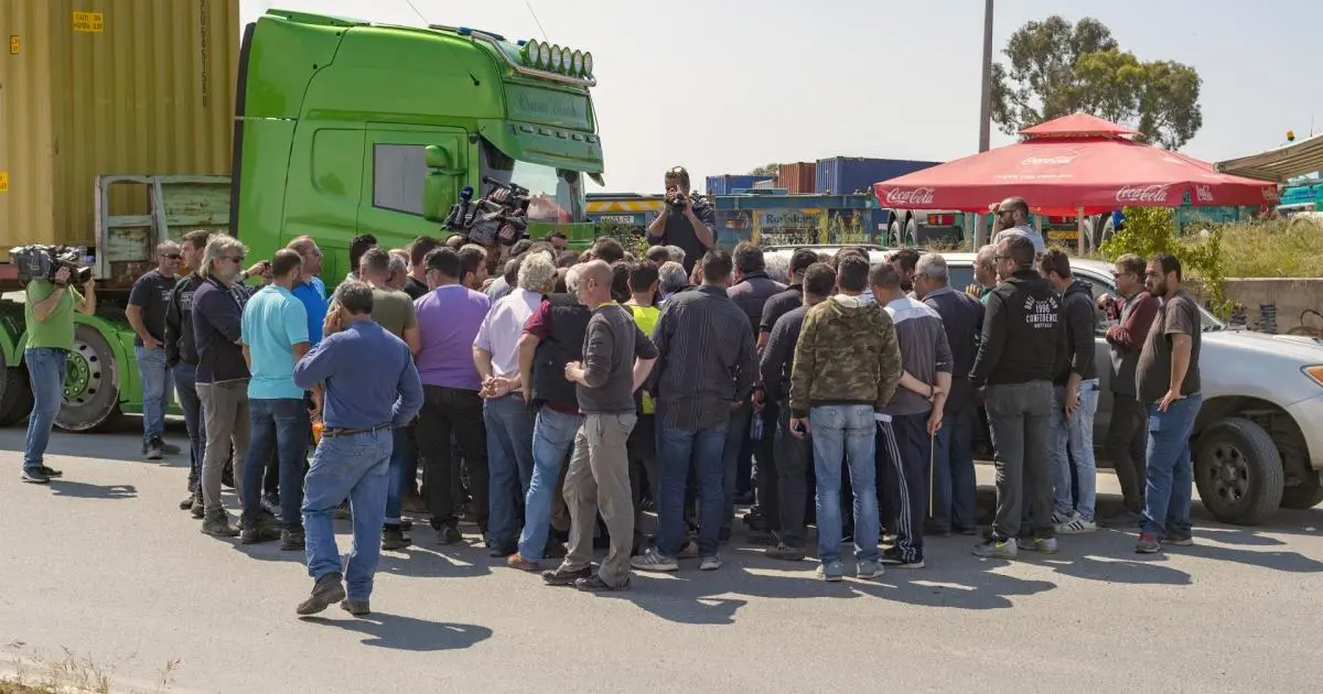 Αδιέξοδο για τους Μεταφορείς Α' – Συνεχίζουν την απεργία αναζητώντας λύσεις