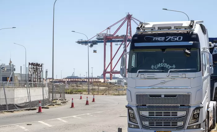 Παραλύει το εμπόριο - Συνεχίζεται η επ’ αόριστον απεργία των μεταφορέων στο λιμάνι Λεμεσού