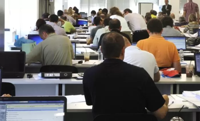 Έντονη αντίδραση δημοσίων υπαλλήλων στο αίτημα της ΟΕΒ για περικοπές