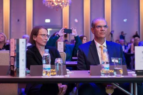 Προσδοκίες  Αμερικανίδας Πρέσβειρας για προσέλκυση επενδύσεων στην Κύπρο