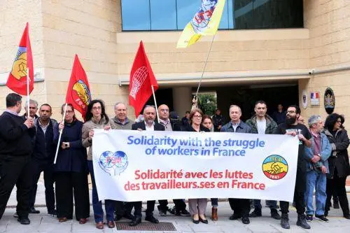 ΠΕΟ: Ο αγώνας των Γάλλων αφορά όλους τους εργαζόμενους