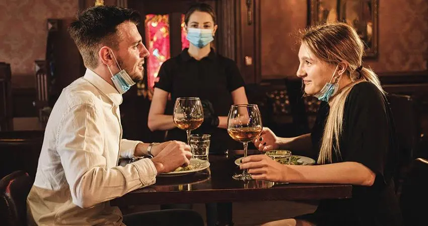 Μισογεμάτα τα κέντρα αναψυχής στις τουριστικές περιοχές